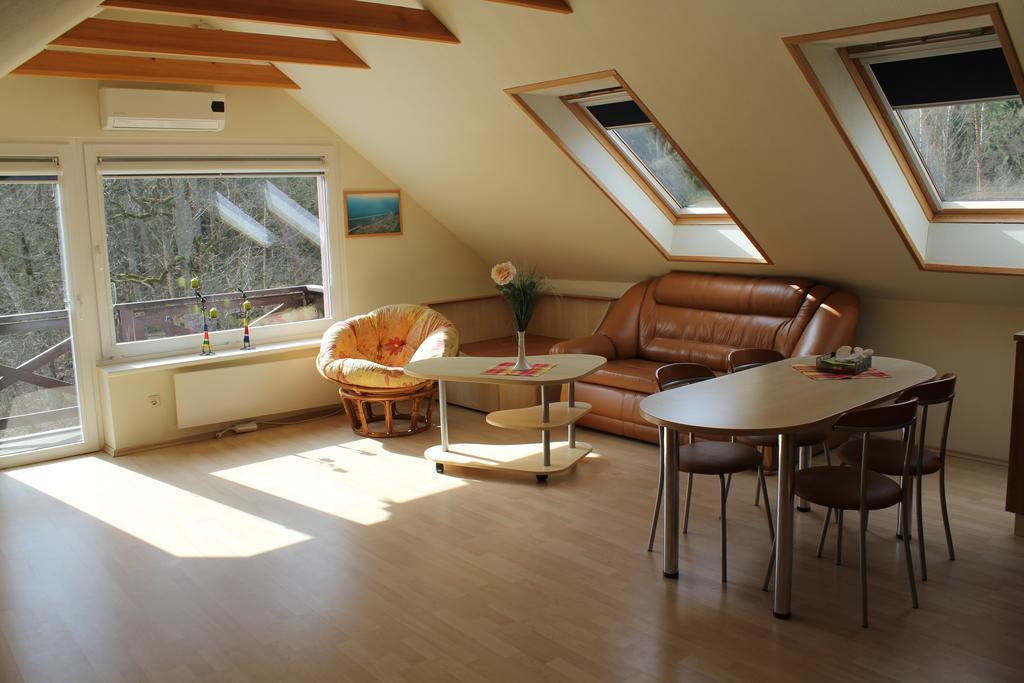 Cozy Apartment With Balcony Juodkrantė Exterior foto
